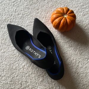 Rothy’s pointed flat in black, 8.5